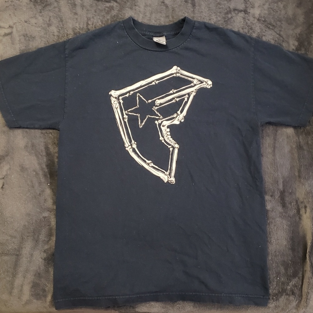 Vtg Famous tee